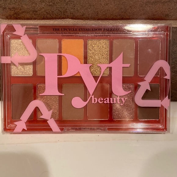 The Upcycle Eyeshadow Palette / Warm Lit Nude
PYT Beauty BRAND NEW - Picture 2 of 3